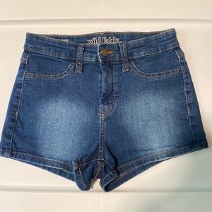 WILD FABLE high rise 2” inseam fair trade denim shorts. Size US 2 (26r waist).